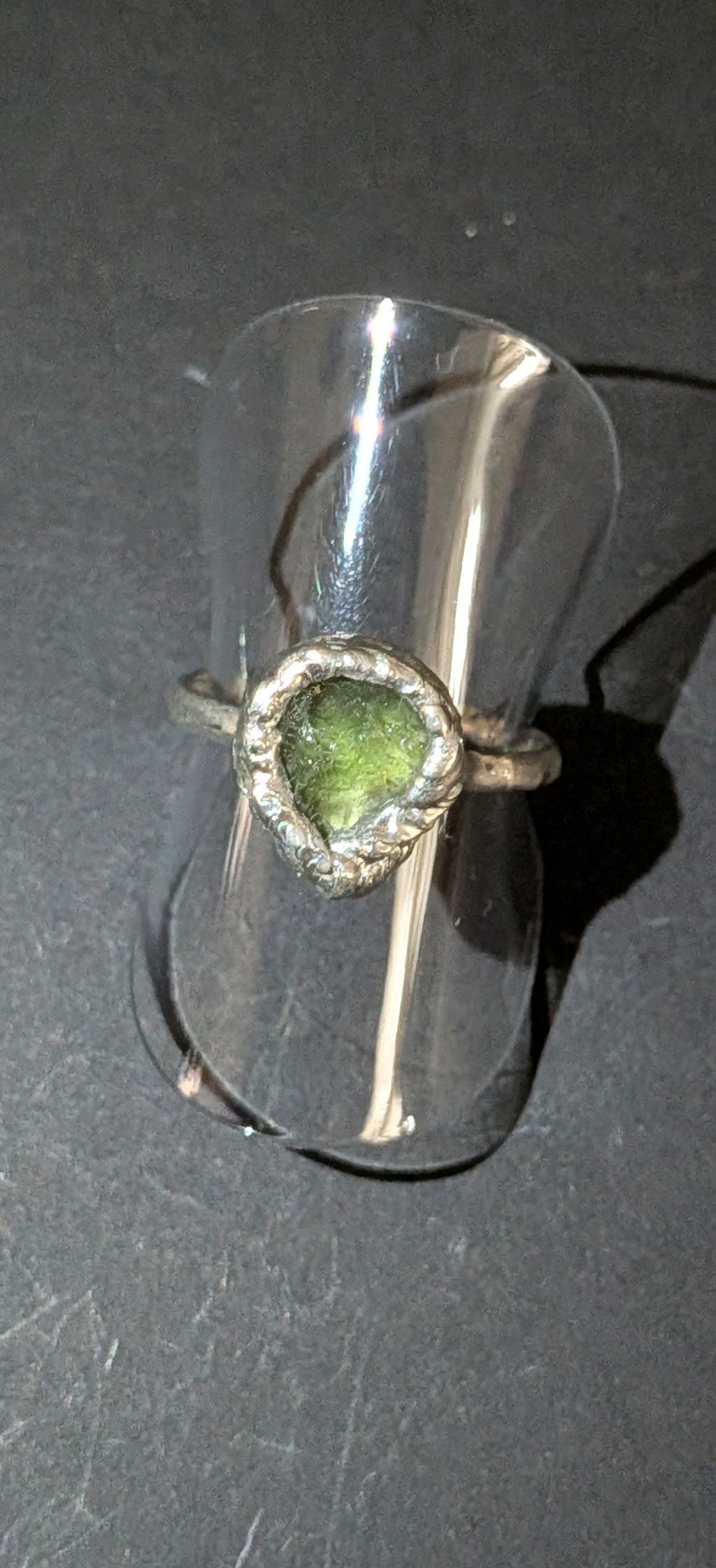 Raw Moldavite Cast Ring - Chlum 0,6g #54