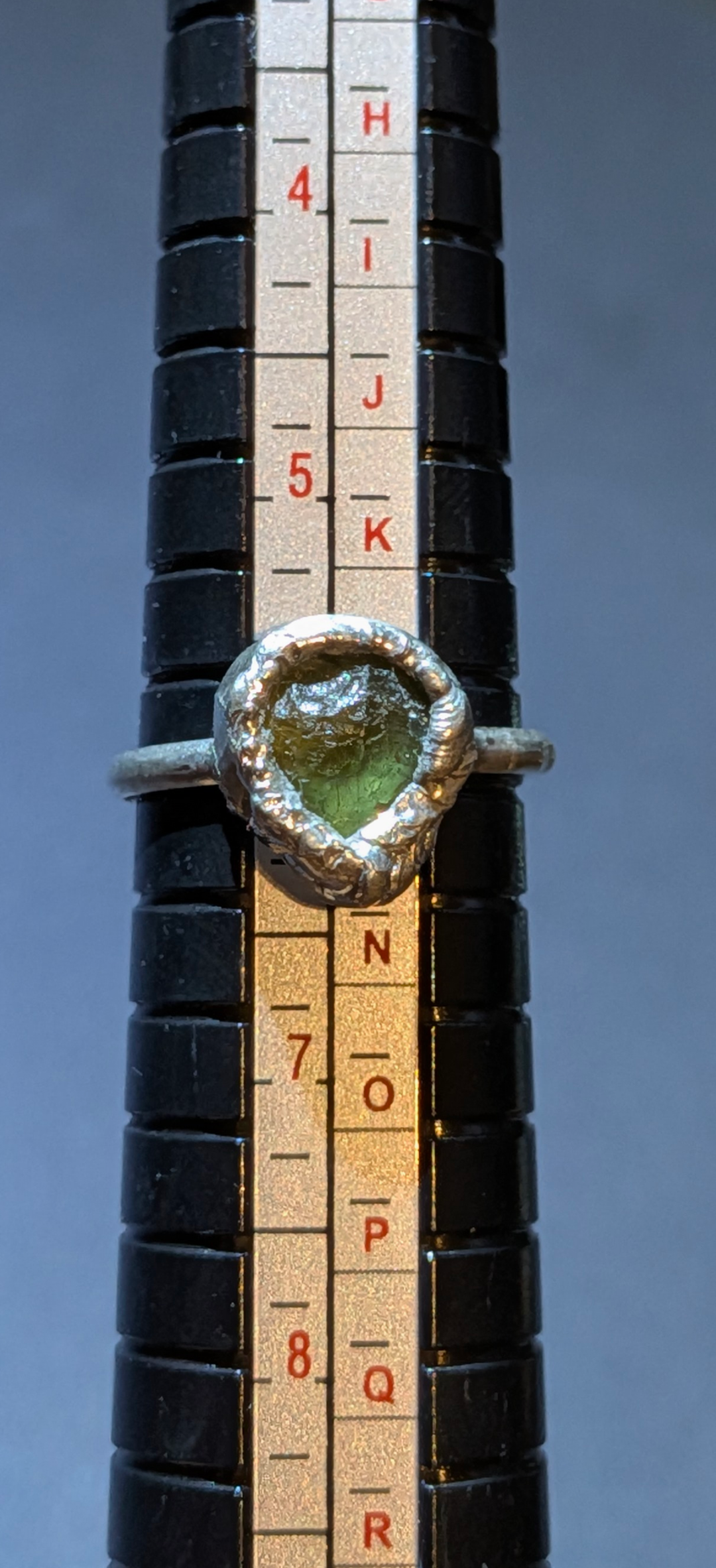 Raw Moldavite Cast Ring - Chlum 0,6g #54